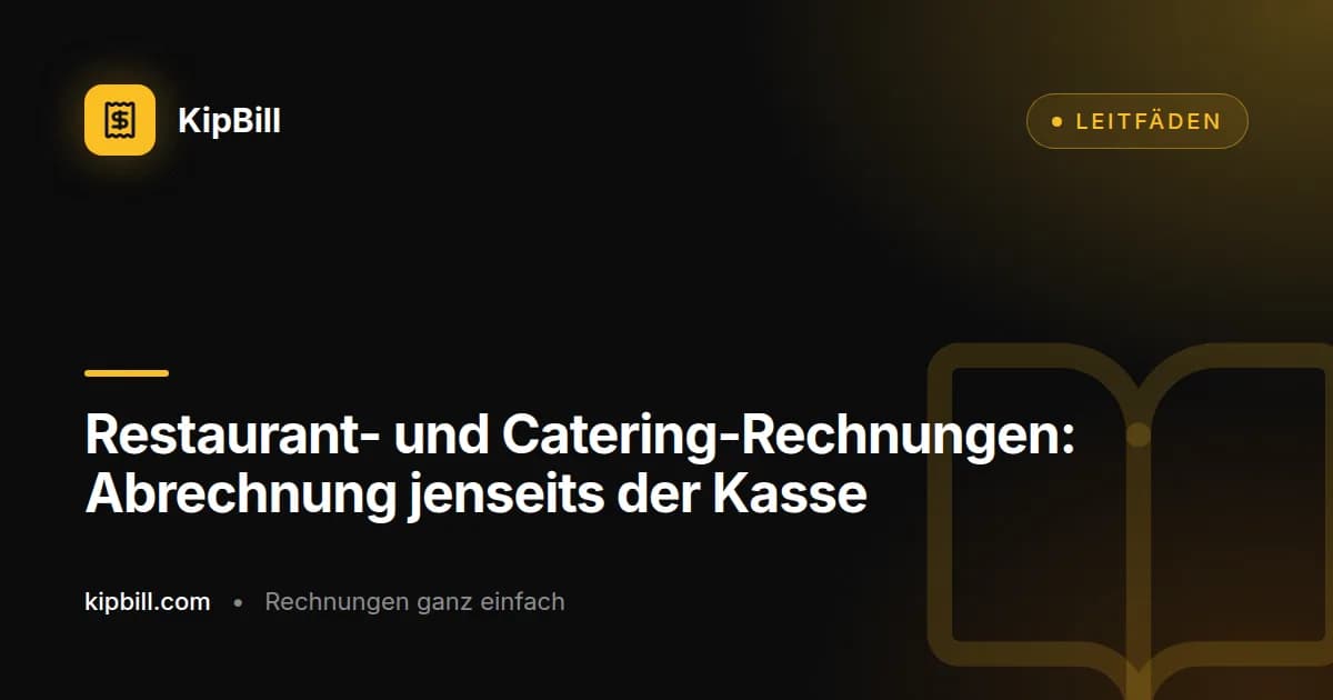Restaurantbesitzer prüft eine Catering-Rechnung auf dem Laptop in einer Großküche