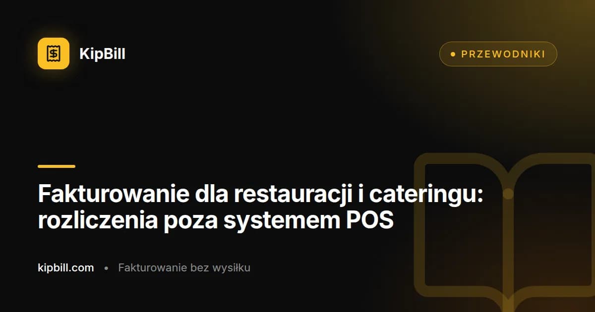 Właściciel restauracji przeglądający fakturę cateringową na laptopie w kuchni gastronomicznej